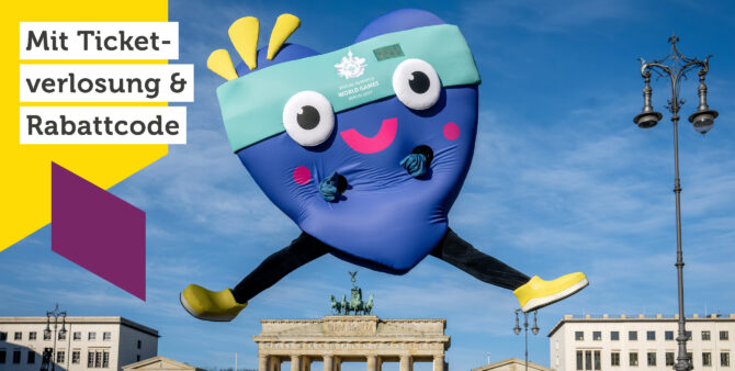 Das Maskottchen der Special Olympics World Games vor dem Brandenburger Tor