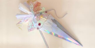 Großaufnahme: Eine selbstgemachte Schultüte im Look einer Eiskugel in der Waffel. Foto: Laetitia Delorme