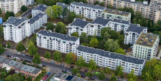 Drohnenaufnahme: Teile des Gewobag-Quartiers Buckower Höfe aus der Vogelperspektive. Foto: Andreas Labes